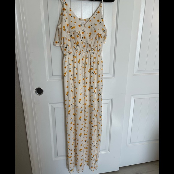 All in Favor White with Yellow Flowers Maxi Dress - Picture 2 of 4